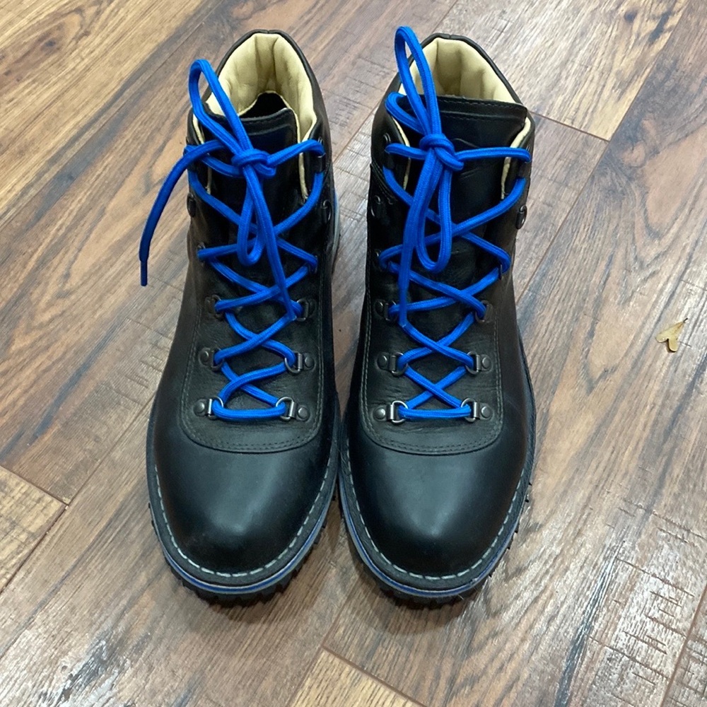 The most adorable hiking boot